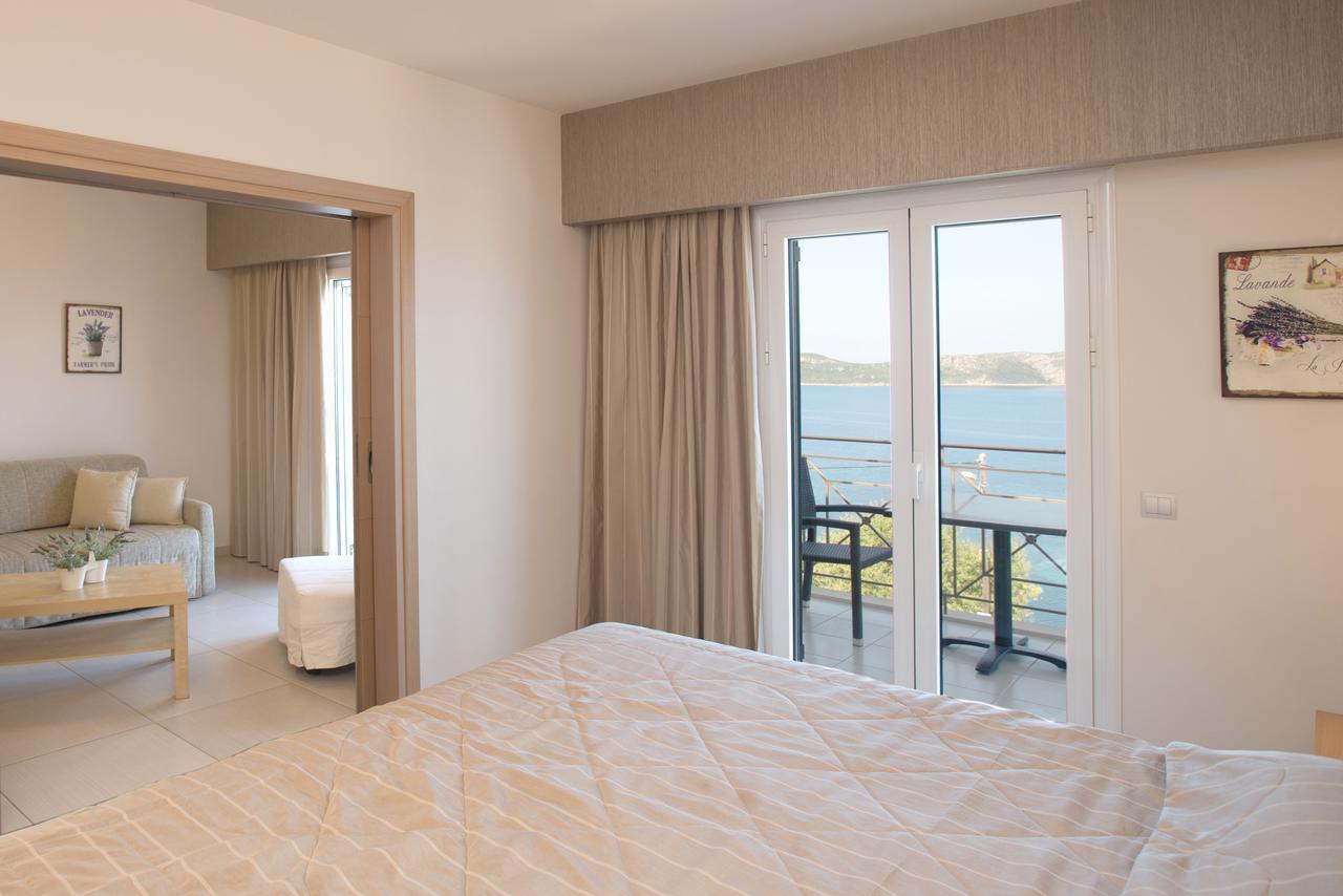 Hotel Philip Пилос Экстерьер фото